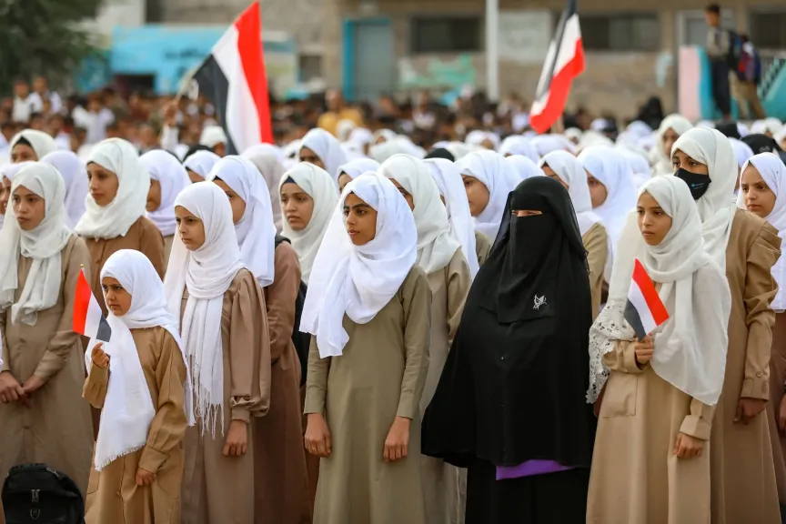 امرأة يمنية تكشف ملامح الواقع الإنساني بالدولة.. فما القصة؟